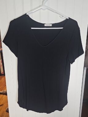 Mod Ref Black V-Neck Short Sleeve Tee